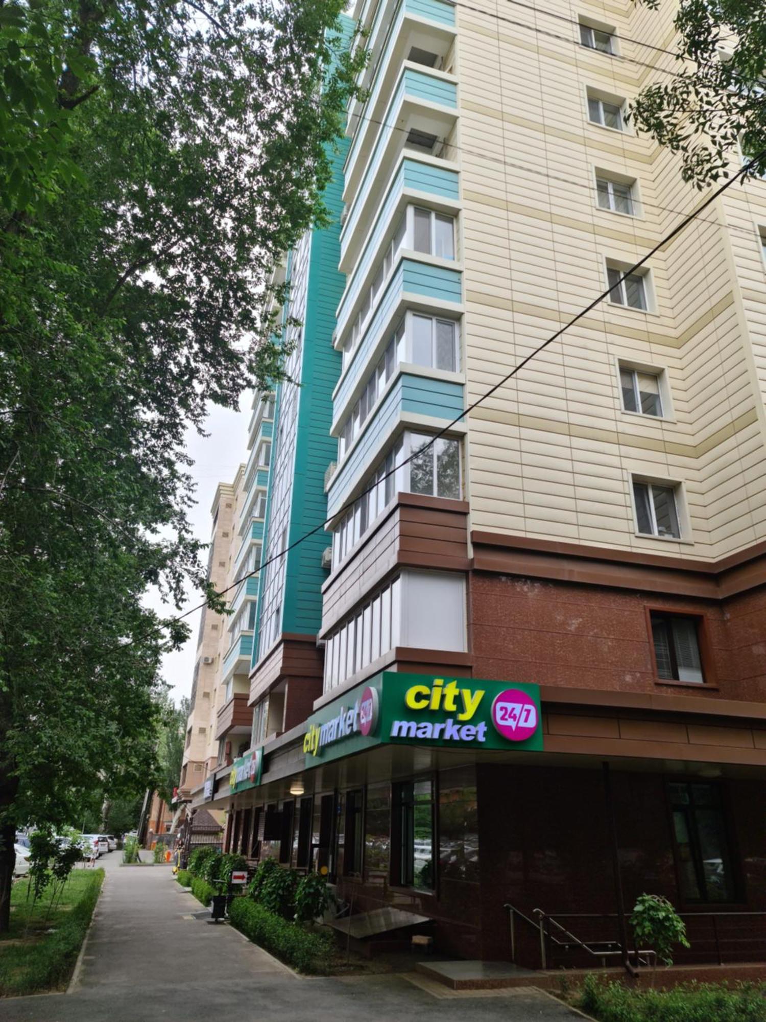 Новый Жк В Самом Центре Города Almaty Esterno foto