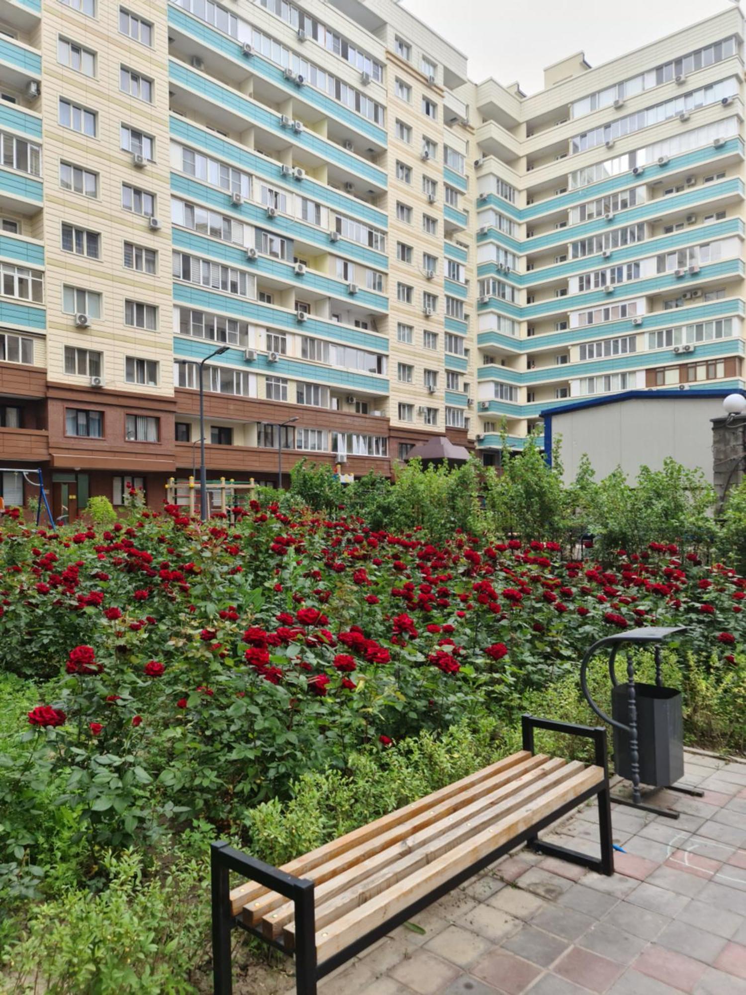 Новый Жк В Самом Центре Города Almaty Esterno foto